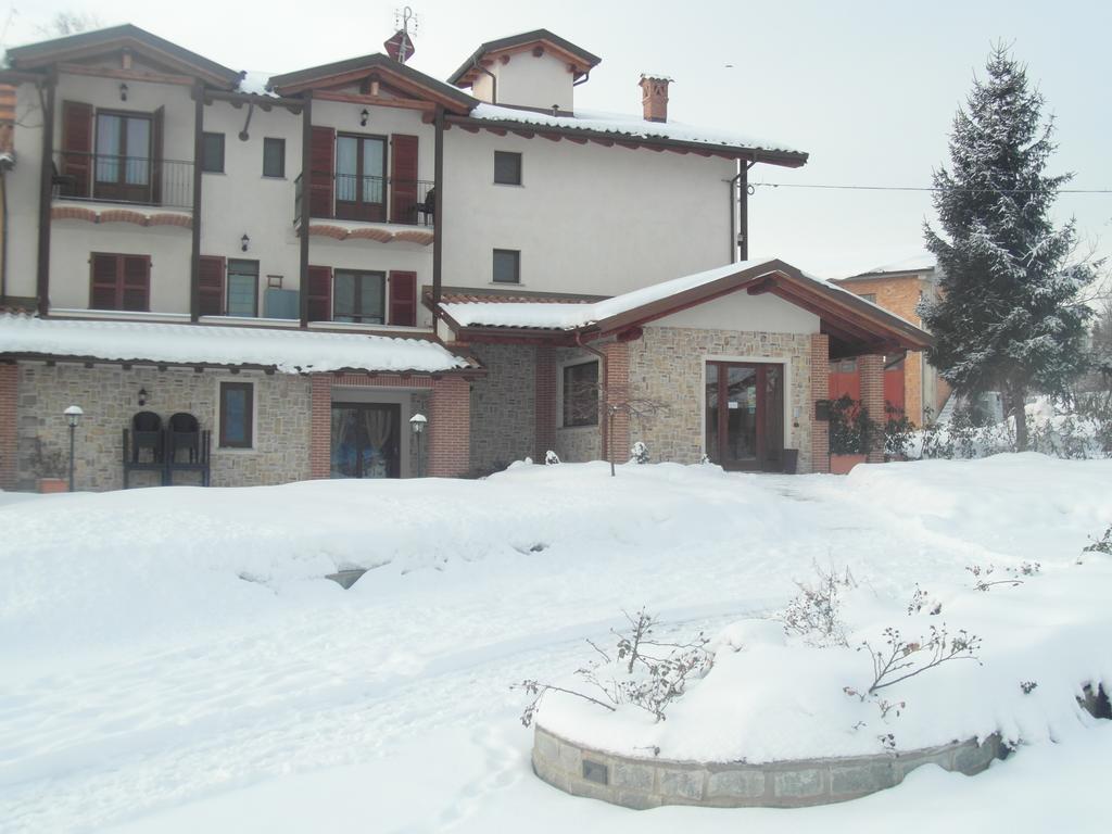 Agriturismo La Dimora Del Contadino 몬도비 외부 사진